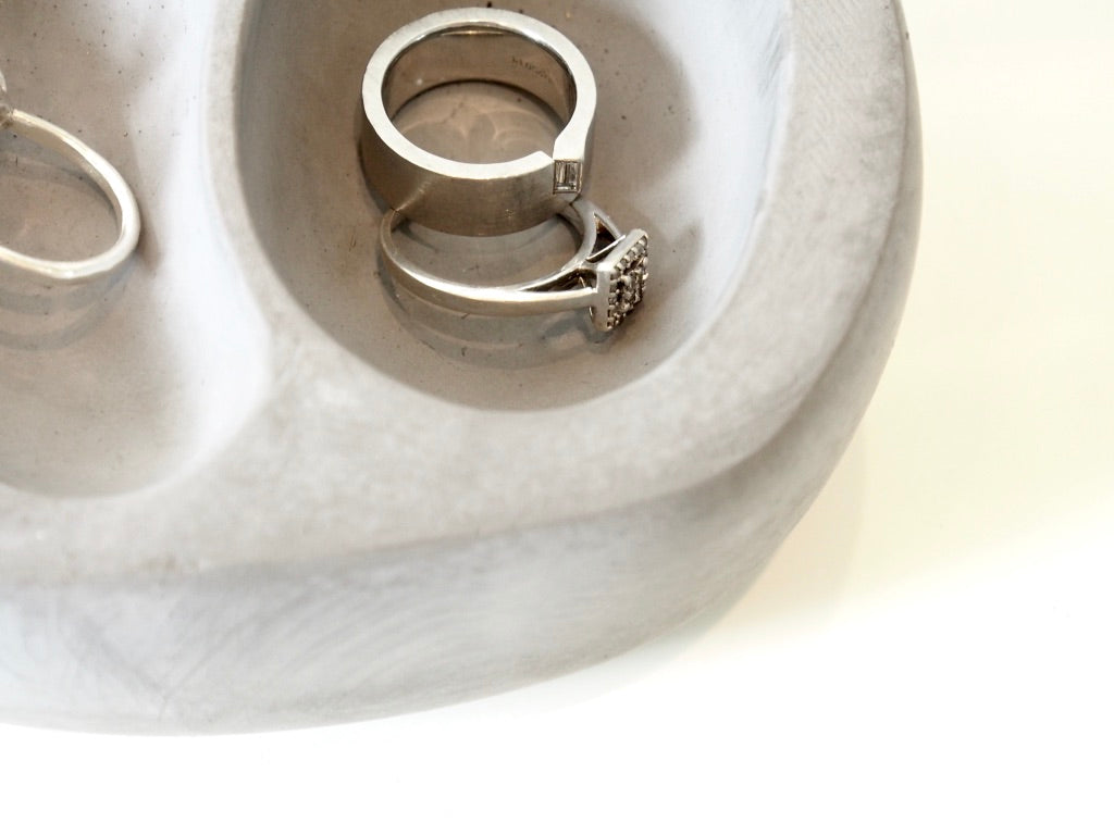 The Stephanie bowl, small grey concrete, holding jewelry